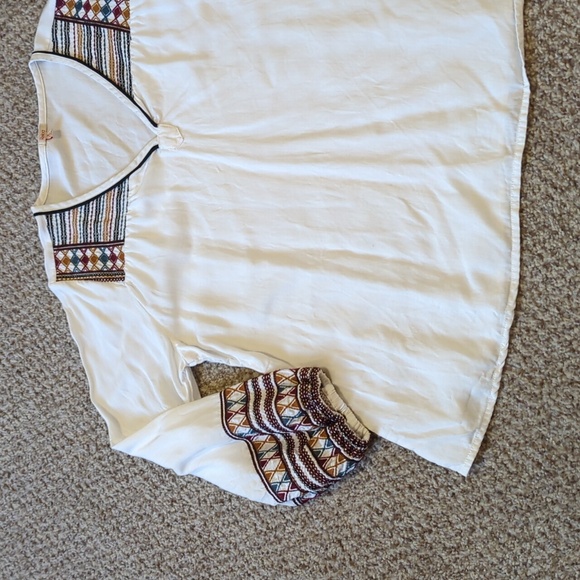 Bohemian White Blouse with Embroidered Details - Picture 10 of 10